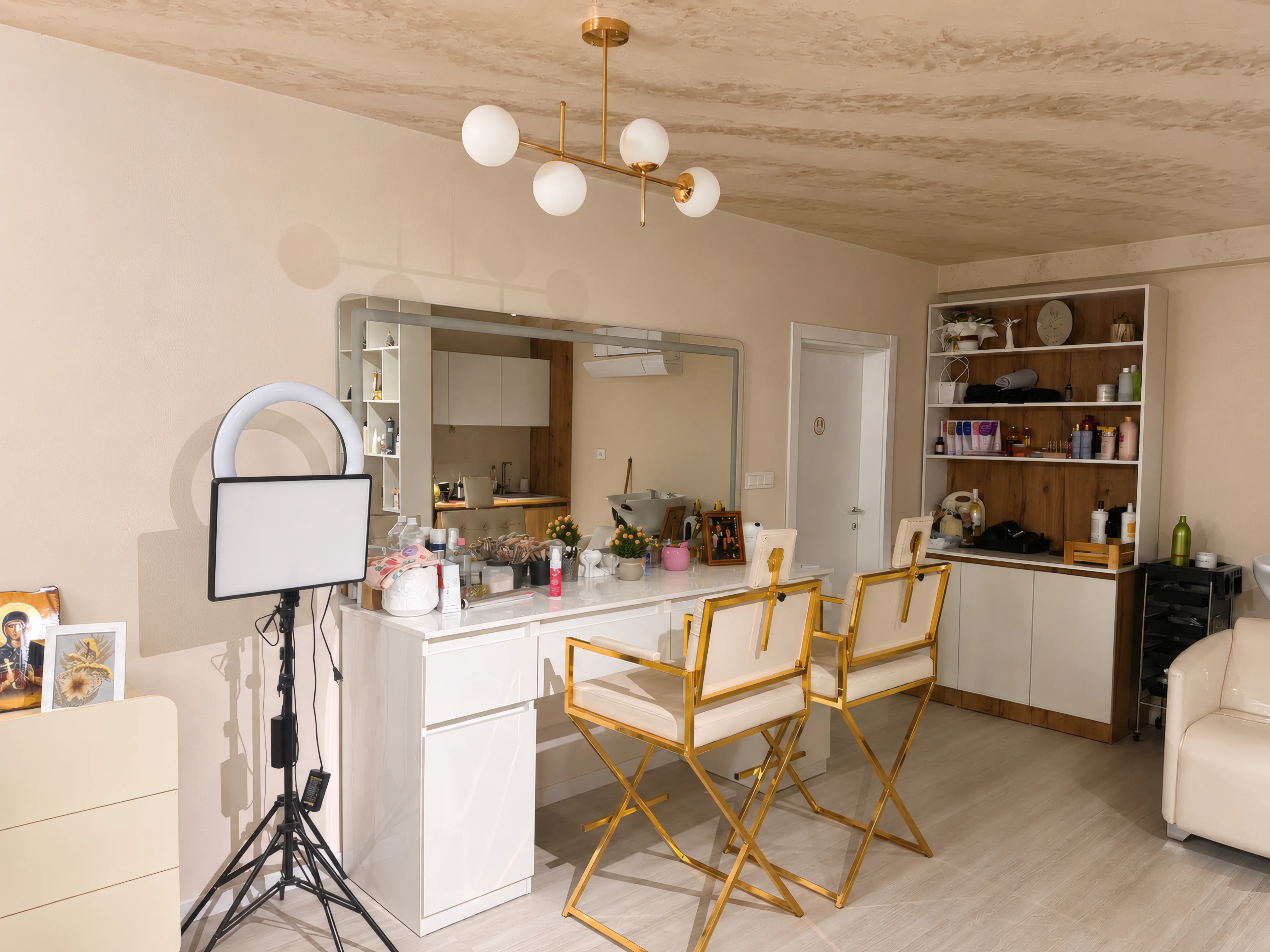 Широк работен простор во Glamour Studio.